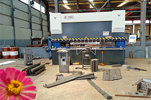 車間新上的設(shè)備已經(jīng)投入生產(chǎn)多時，我們能加工的產(chǎn)品越來越多，工廠的生產(chǎn)制造能力越來越強。