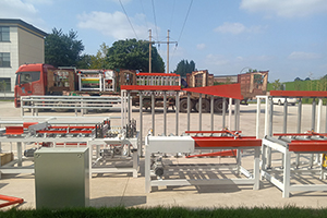 覆膜板生產線發貨